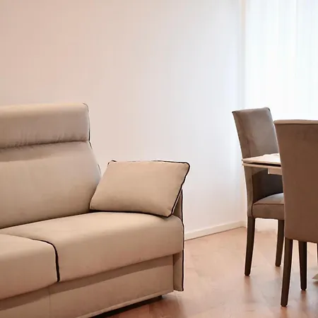 Urban Nest Apartman *